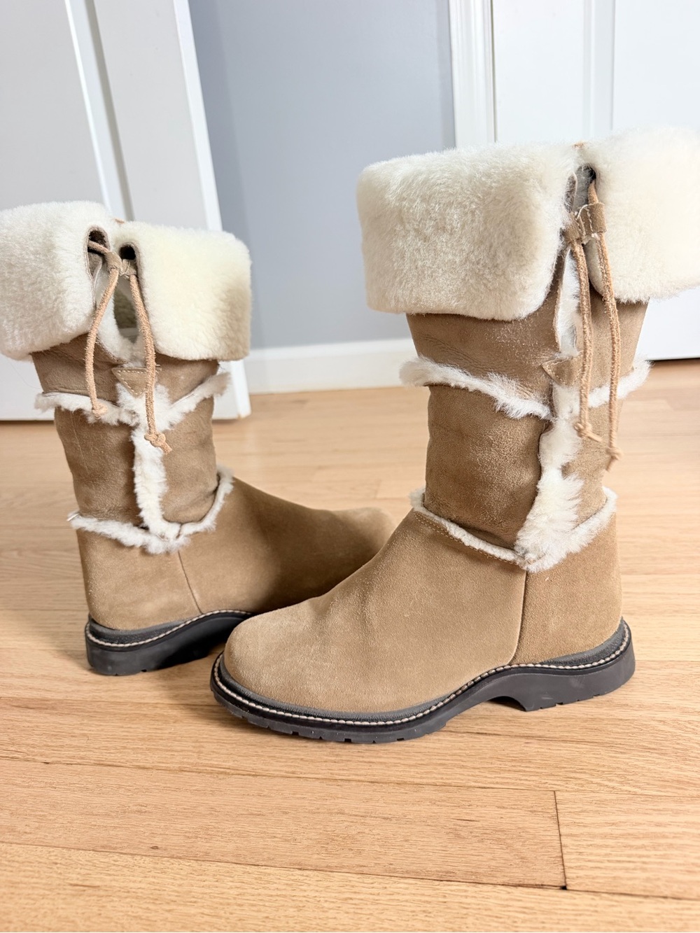 L.L.Bean Women’s Shearling Suede Winter Boots Size 8.5